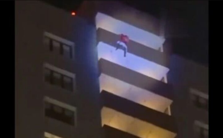 Espectáculo de Navidad se convierte en tragedia: "Papá Noel" cae desde el piso 24 de un edificio