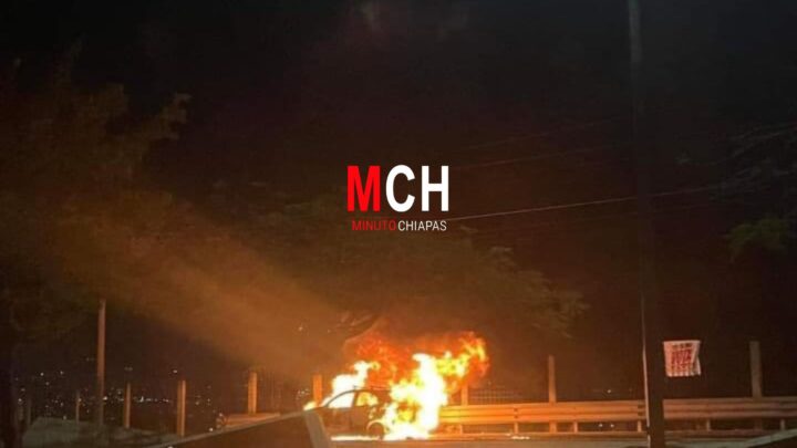 Taxi Incendiado en Tuxtla Gutiérrez Deja una Persona Calcinada