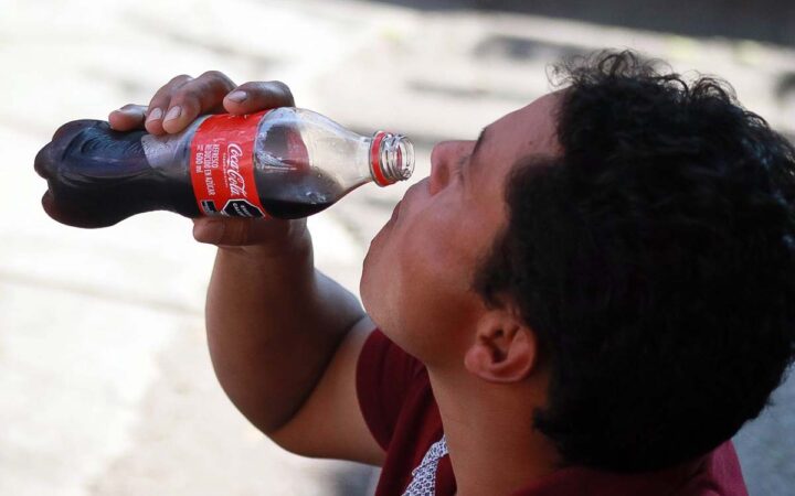 Advierten sobre ingredientes cancerígenos en un producto de Coca-Cola