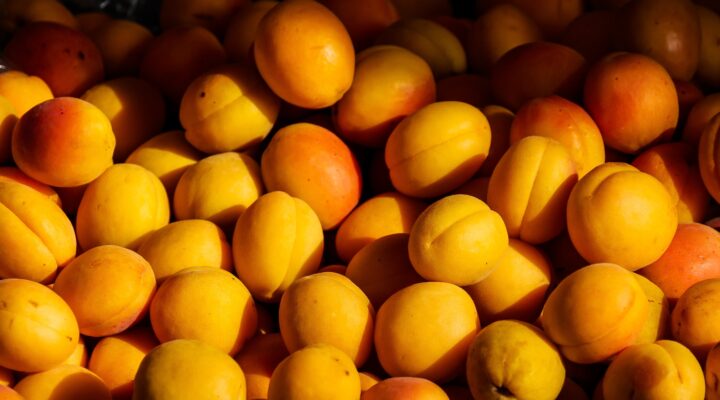 Frutas contaminadas: ¿Cuáles son las etiquetas que debes evitar?