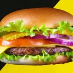 Carl's Jr. tiene una hamburguesa gratis para celebrar a los niños en su día: Así puedes obtenerla