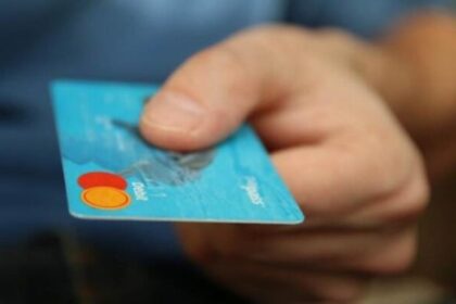 SAT confirma los límites de tu tarjeta de débito para evitar multas y sanciones