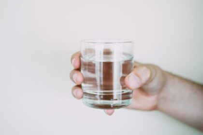 Estas son las bebidas que te hidratan más que el agua