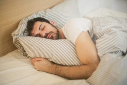¿Duermes solo 4 horas? Descubre por qué es una mala idea
