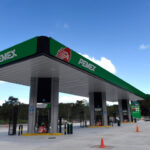 ¿Qué hace que la gasolina premium sea más costosa que la magna en México?