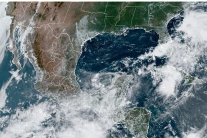 El SMN alerta sobre tres ciclones potenciales que podrían afectar a México