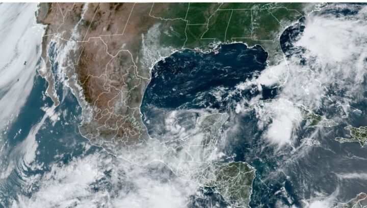 El SMN alerta sobre tres ciclones potenciales que podrían afectar a México