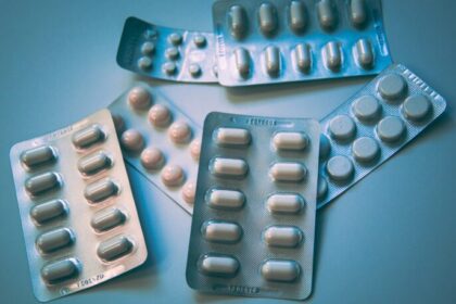 Cofepris emite alertas sobre medicamentos falsificados: riesgos y recomendaciones