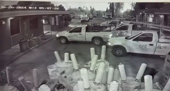 Video viral: camioneta de la CFE en Durango se desplaza sin conductor en la noche