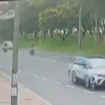 Automovilista persigue y arrolla a asaltantes en Bogotá: un delincuente pierde la vida (VIDEO)