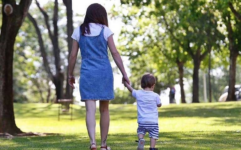 Beca Bienestar para madres solteras: Apoyo económico y requisitos para solicitarlo