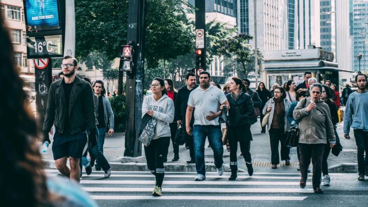 ¿Quiénes son más propensos a desarrollar COVID-19 grave?