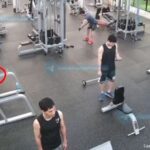 Hombre sufre fuerte golpe en el cuello por pesas mal colocadas en gimnasio (VIDEO)