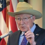 Ken Salazar advierte sobre el impacto en la relación México-EE.UU. si la reforma judicial no se realiza adecuadamente