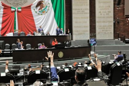 Diputados aprueban la "Ley Silla" para garantizar descansos a los trabajadores