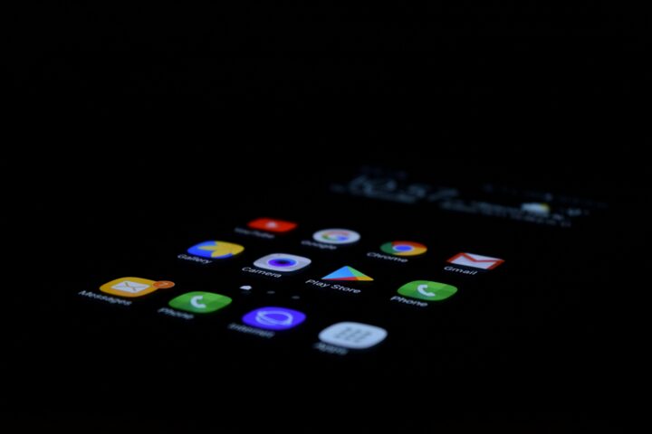 Cuidado con estas apps: un malware peligroso podría estar espiando tu información