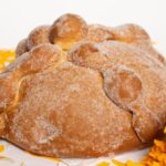 ¿Por qué el pan de muerto es tan importante en las ofrendas? Conoce su historia