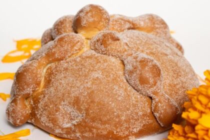 ¿Por qué el pan de muerto es tan importante en las ofrendas? Conoce su historia