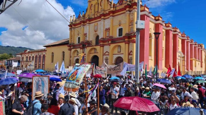 Miles de católicos marchan por la paz en Chiapas tras el asesinato del sacerdote Marcelo Pérez