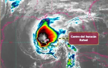 Huracán Rafael representa riesgo para tres estados de México; Protección Civil emite recomendaciones