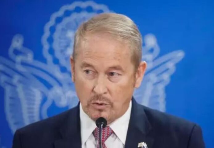 Embajador de EE. UU. reitera compromiso contra cárteles tras nuevas sanciones