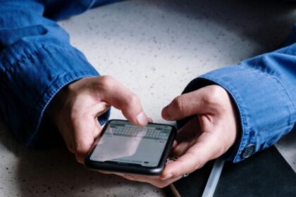 Cuidado con videollamadas de desconocidos en WhatsApp, podrían robar tus datos