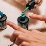 Unión Europea prohíbe dos químicos usados en esmaltes por riesgo cancerígeno