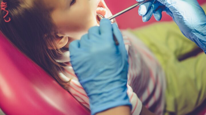 España: Niña de 6 años fallece tras visita al dentista