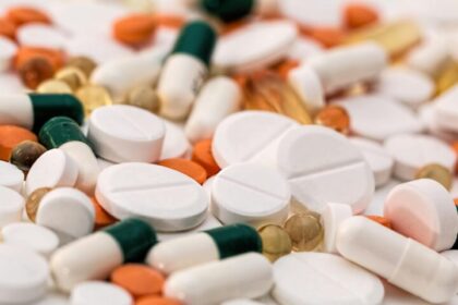 ¿Qué medicamentos comunes pueden poner en peligro tu conducción?