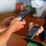 Cómo cobrar con tarjeta en el celular Android sin terminal